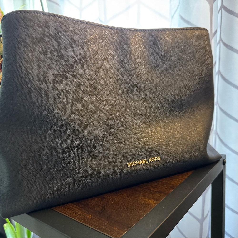 Michael Kors Navy Blue Saffiano Cosmetic Pouch with Gold Logo-Damaged